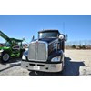 2013 Kenworth T800 SemiTractor Truck